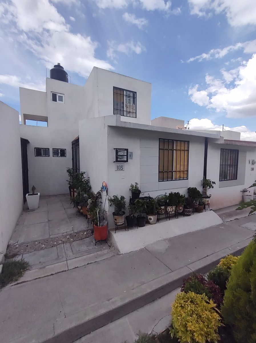 SE VENDE CASA EN LOARCA