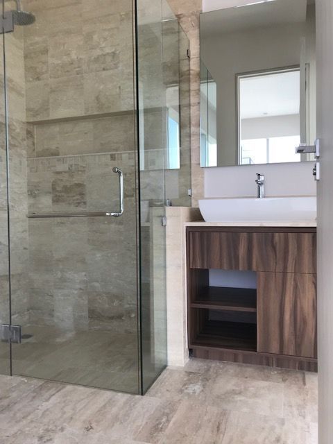 17 de 41: Baño Visitas compartido con Primera RecCancel Madera 