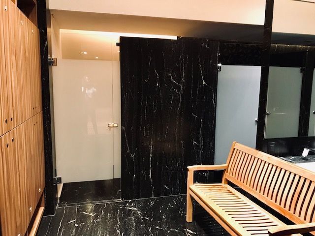30 de 37: Vestidores Spa