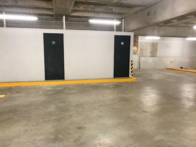 37 de 37: Estacionamiento Independientes y Bodega
