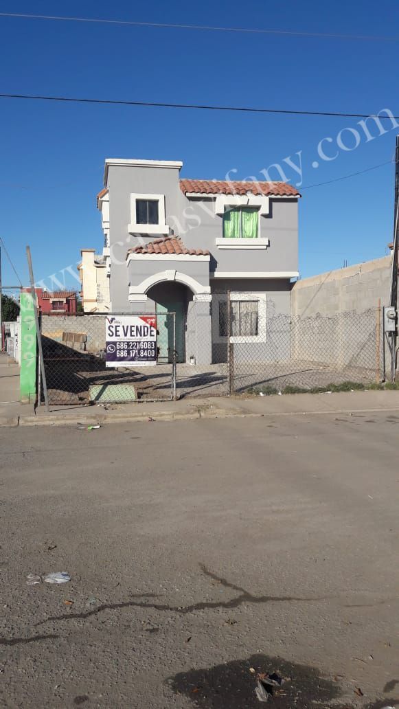 2 de 6: Casa en venta de 2 pisos en esquina en Portales 2