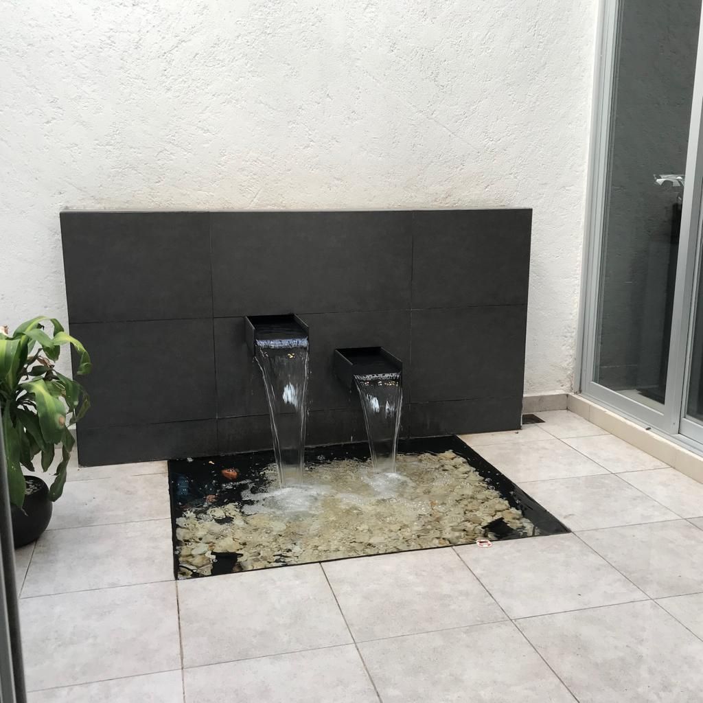 2 de 8: Fuente