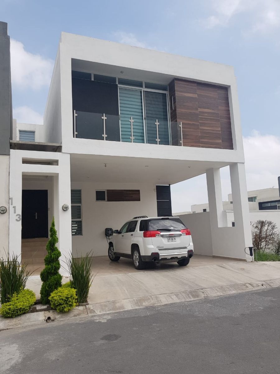 CASA EN VENTA PRIVADA DE CUMBRES ALLEGRO CON TERRENO EXCEDENTE | EasyBroker