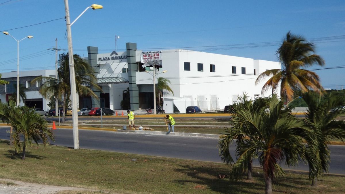 2 de 14: Fachada la plaza