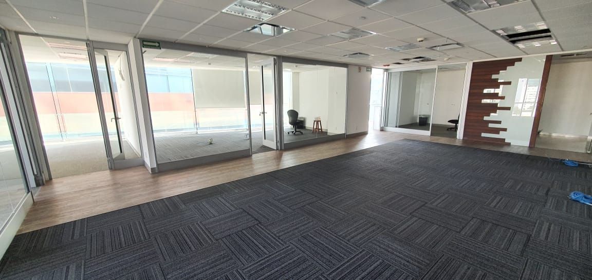 1 de 10: area abierta, sala de juntas y privados