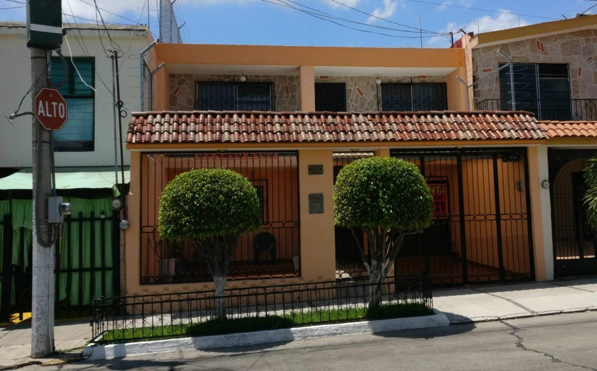 Casa En Venta En Colonia Tabachines | EasyBroker