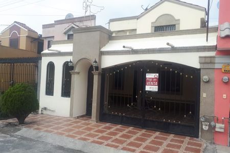 Casa en venta Col. Privadas de Casa Blanca, San Nicolás de los Garza