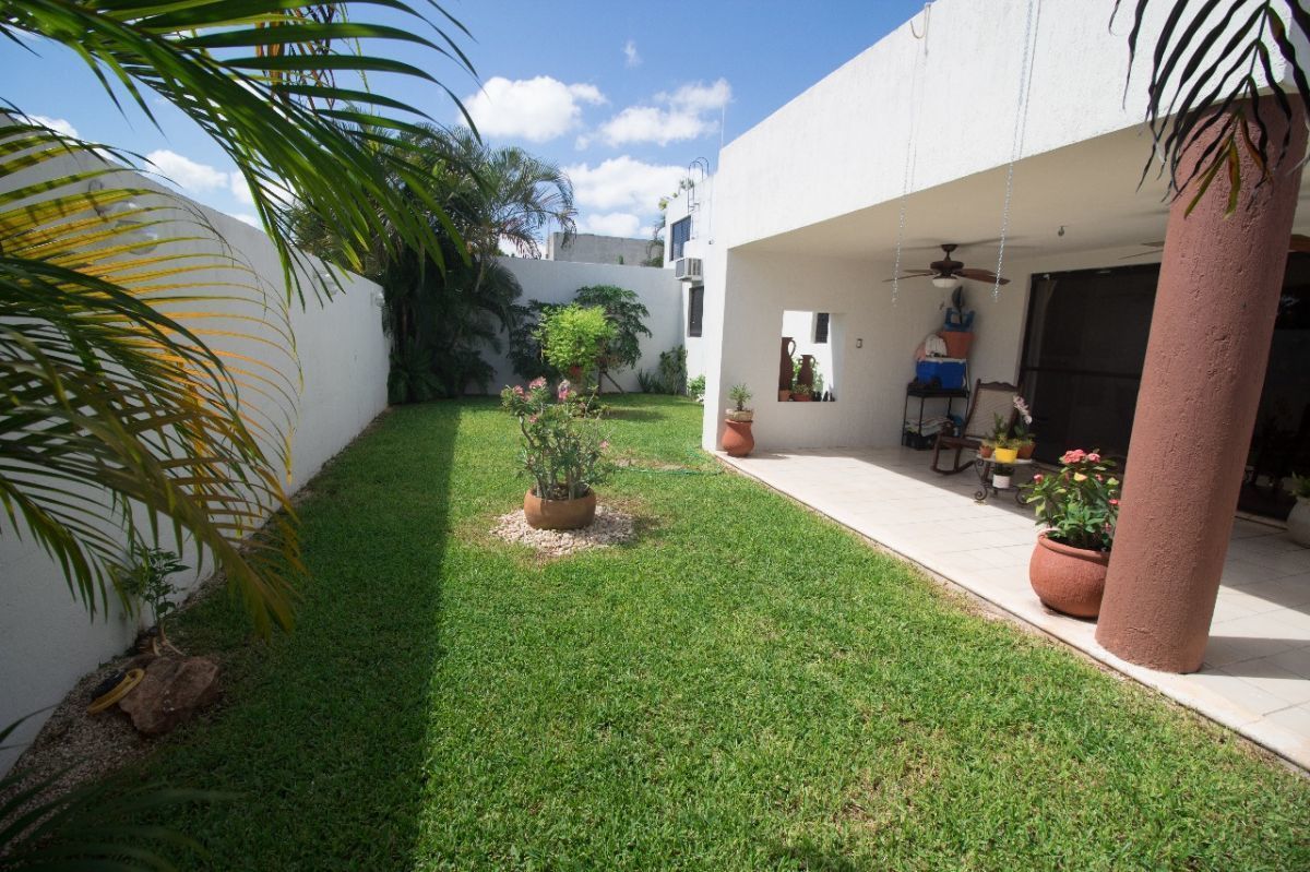 8 de 20: Jardín trasero