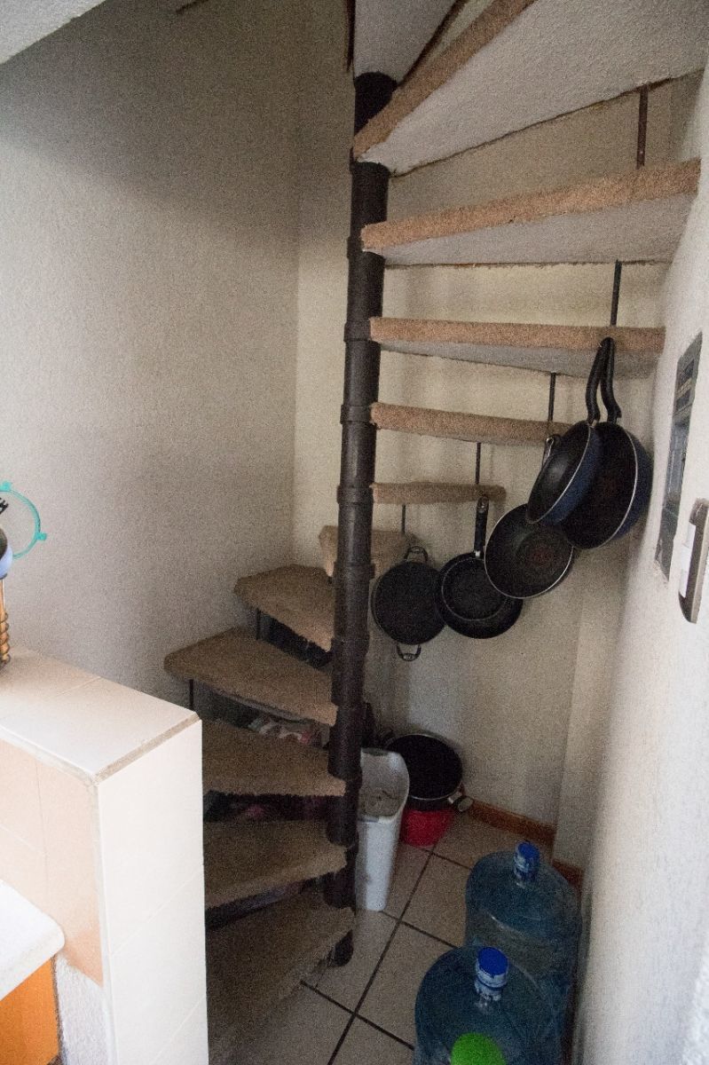 17 de 20: escaleras