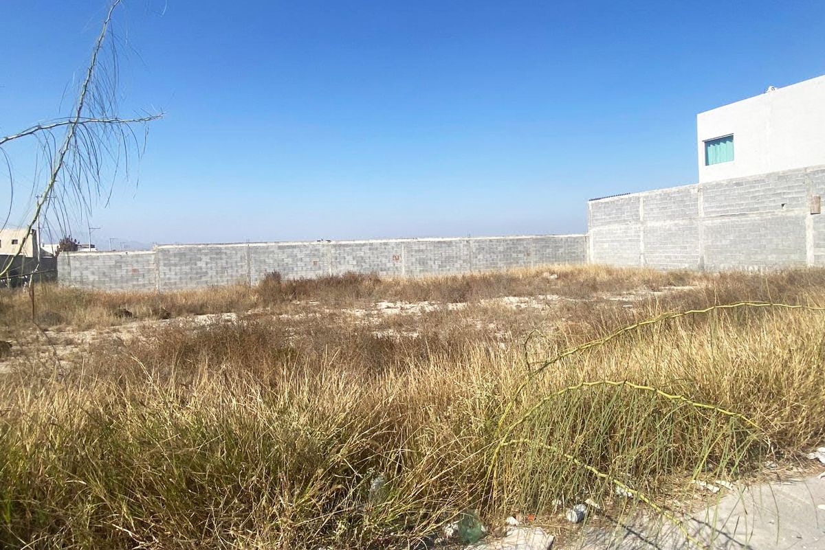 Terreno en VENTA en Privada Alborada en Los González de Abajo
