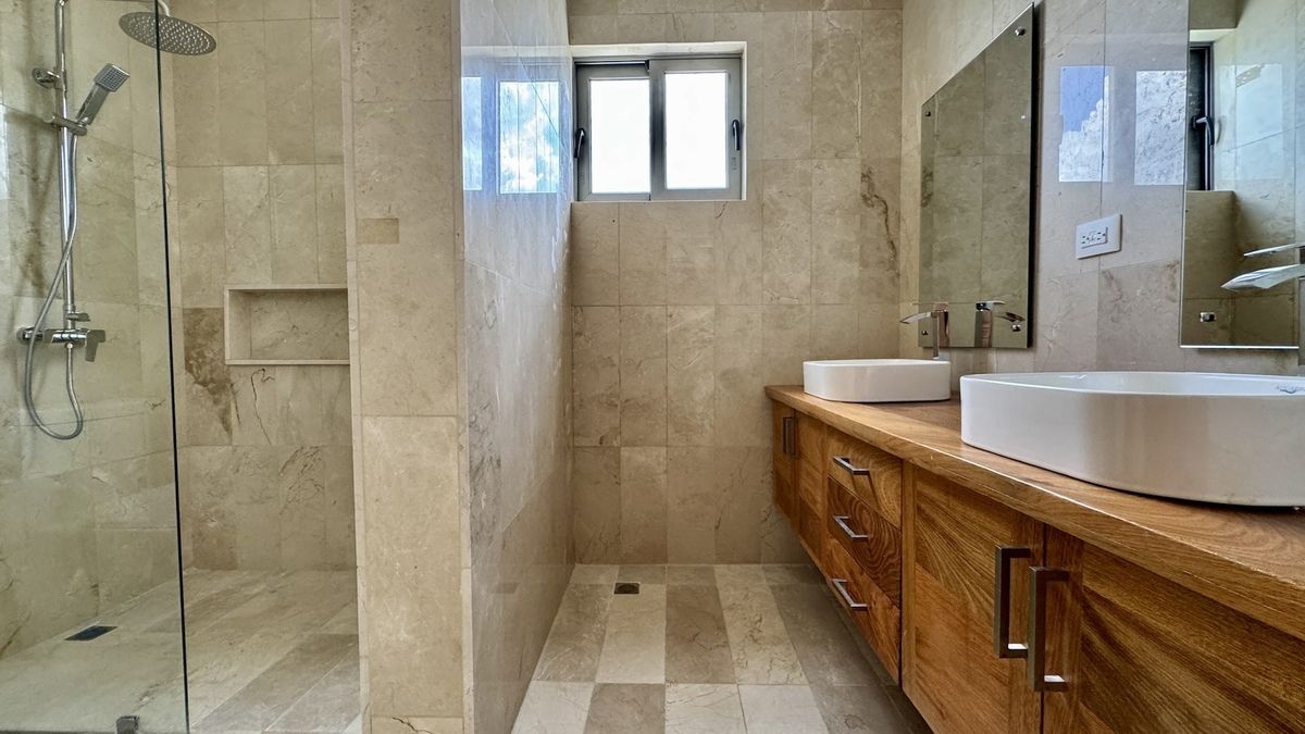14 de 21: Baño Habitation Principal ( Piso Bajo )