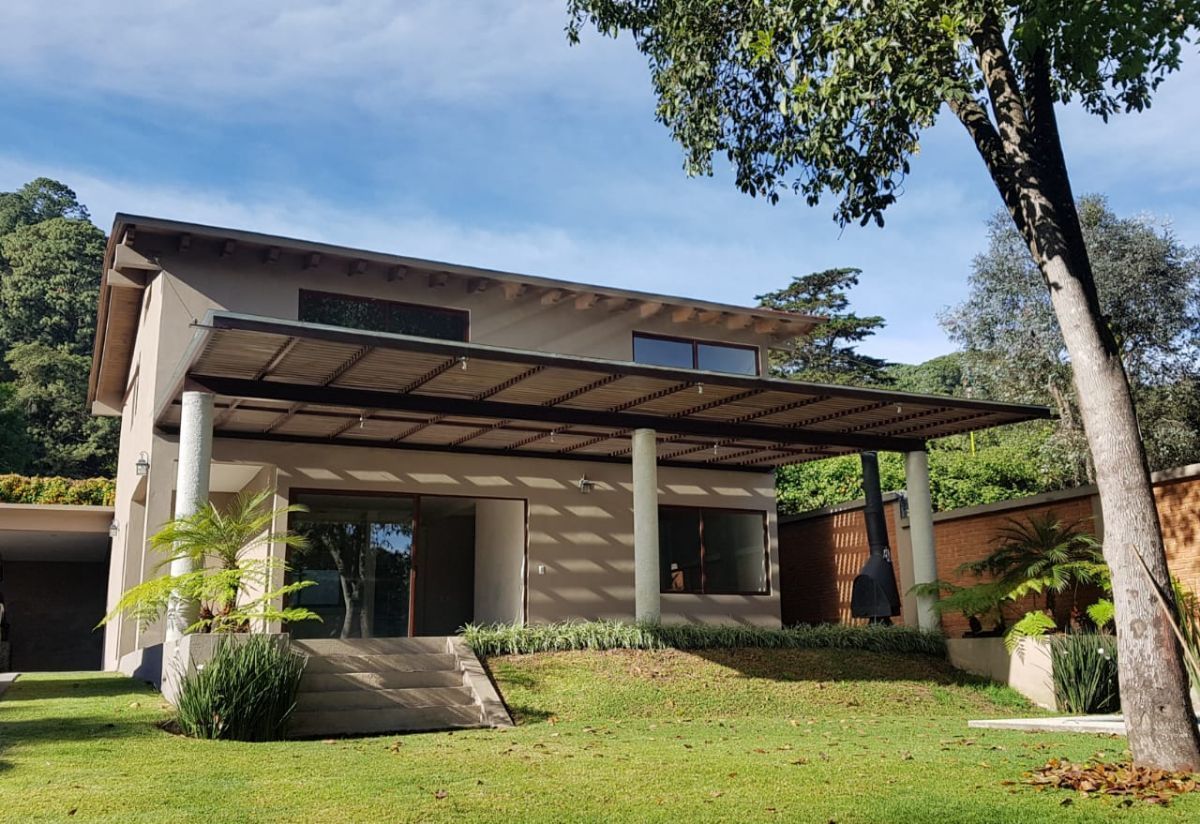 En venta hermosa casa en Avándaro Valle de Bravo | EasyBroker