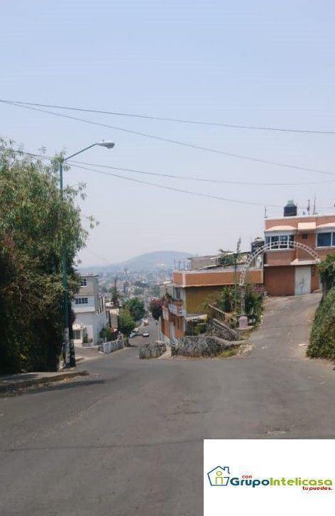 12 de 16: Vista de calle que desemboca a Calz. Ermita Iztapalapa