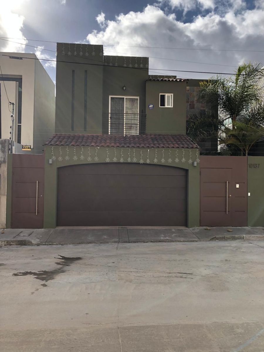 HERMOSA CASA EN VENTA EN ZONA RESIDENCIAL DE ALTA PLUSVALIA.