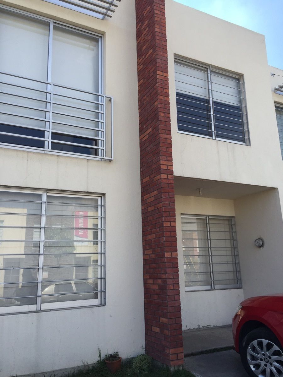 1 de 29: FACHADA DE CASA 87 EN CALLE HACIENDA DEL MOLINO