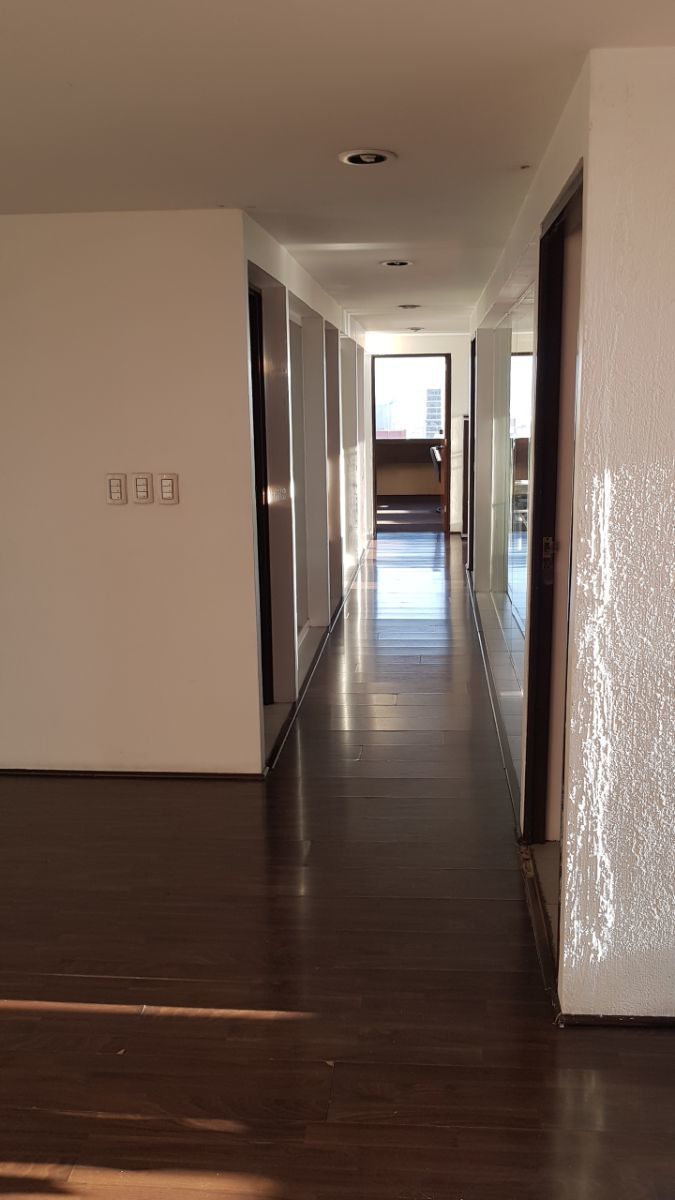 15 de 29: privados y pasillo