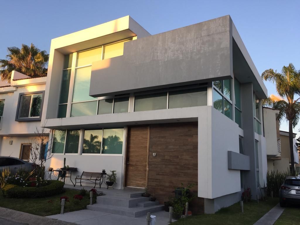 Casa en venta en Nueva Galicia, coto Toledo | EasyBroker