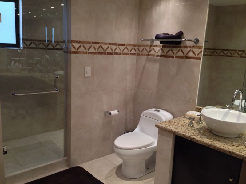 7 de 21: BAÑO DE RECAMARA