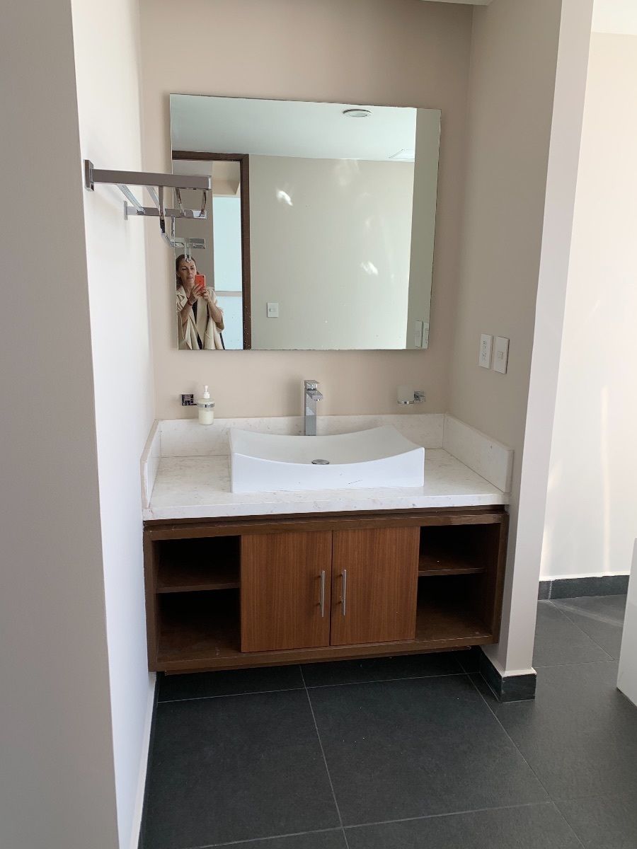 6 de 12: Gran baño bien equipado