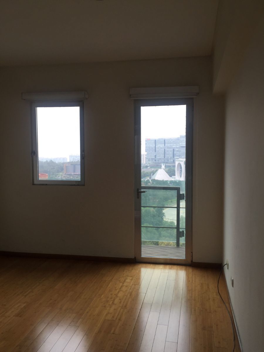 22 de 28: Recamara con balcón