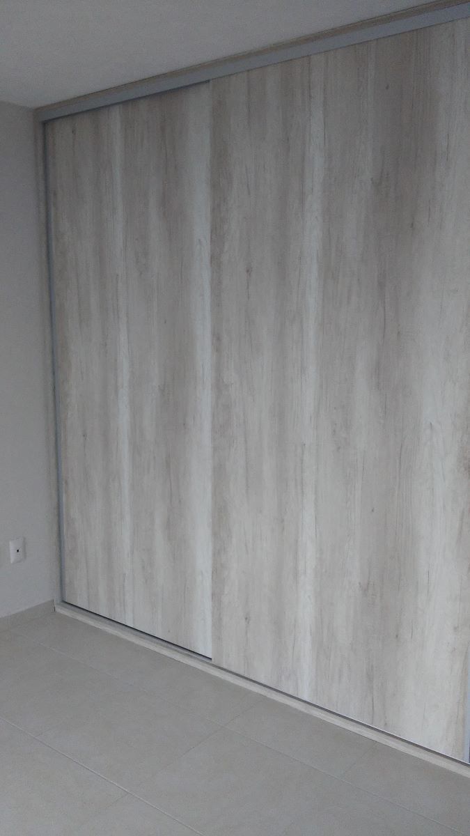 7 de 11: Las tres habitaciones con closet