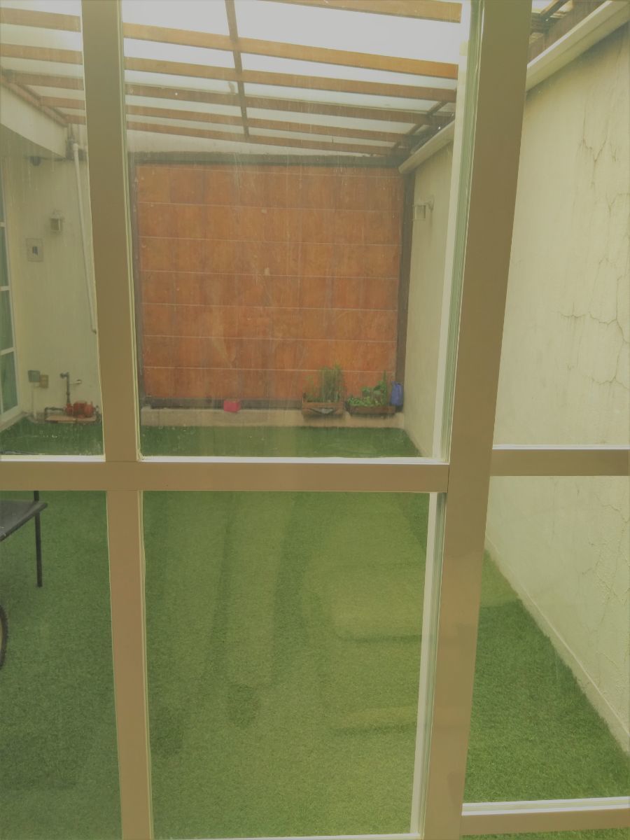 5 de 10: un acogedor jardin que invita a reuniones familiares