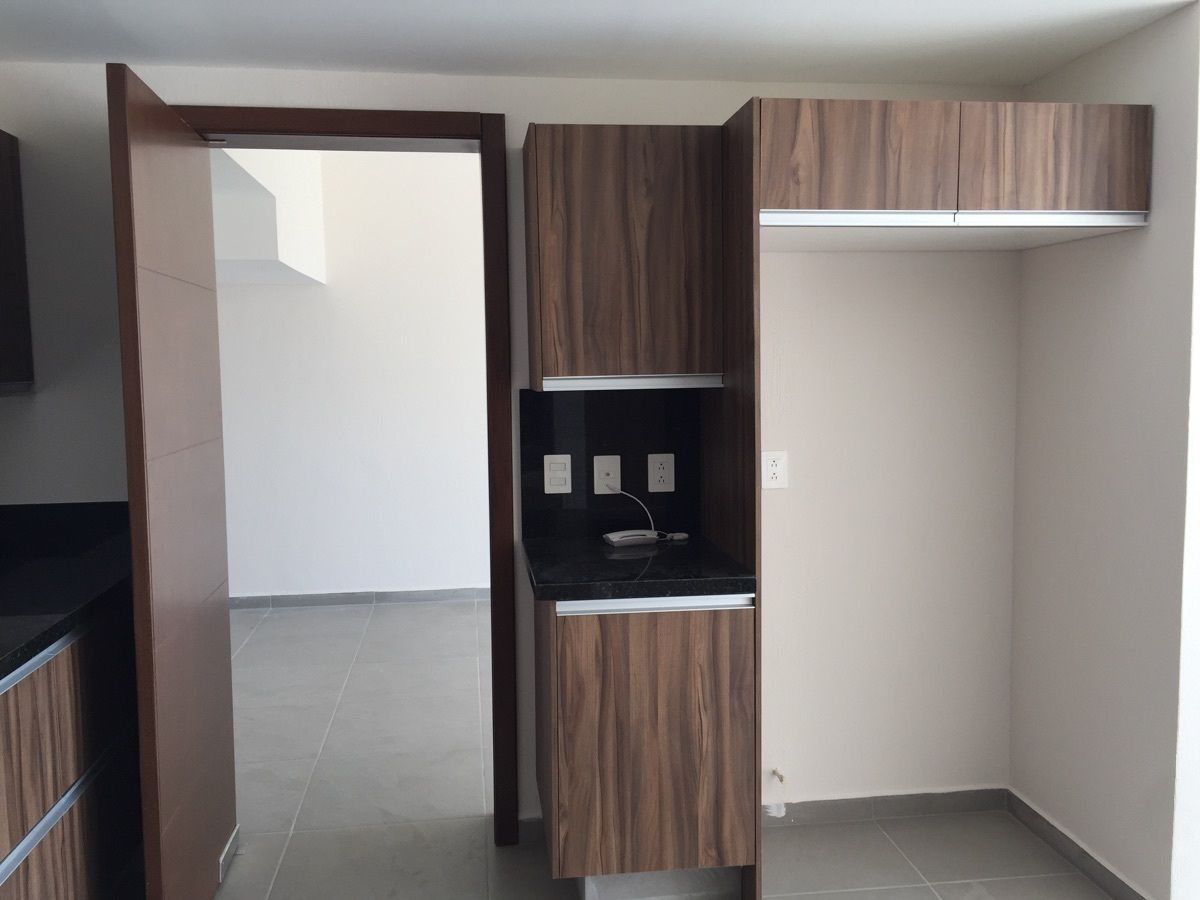 10 de 48: Cocina y espacio del refrigerardor