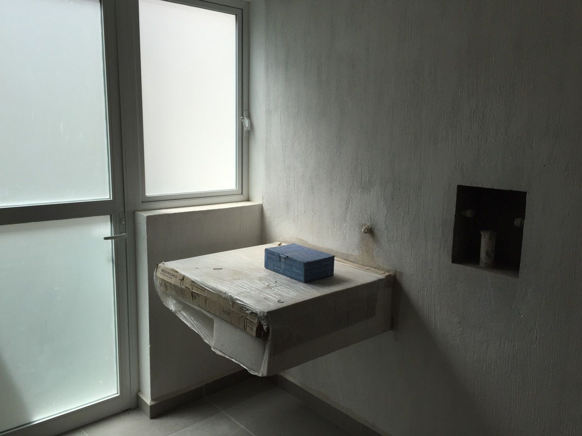 35 de 48: CUARTO DE LAVADO Y BAÑO COMPLETO DE SERVICIO
