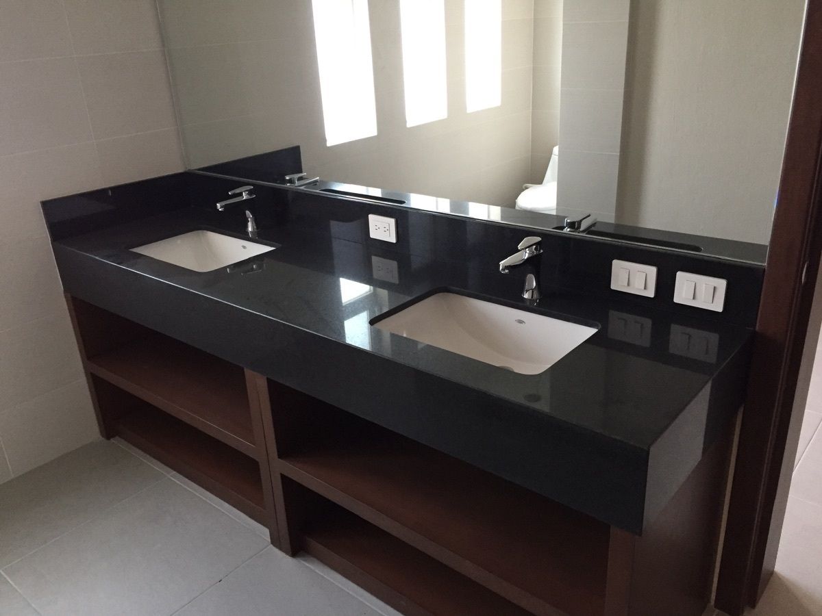 26 de 48: Elegante mueble en baño principal