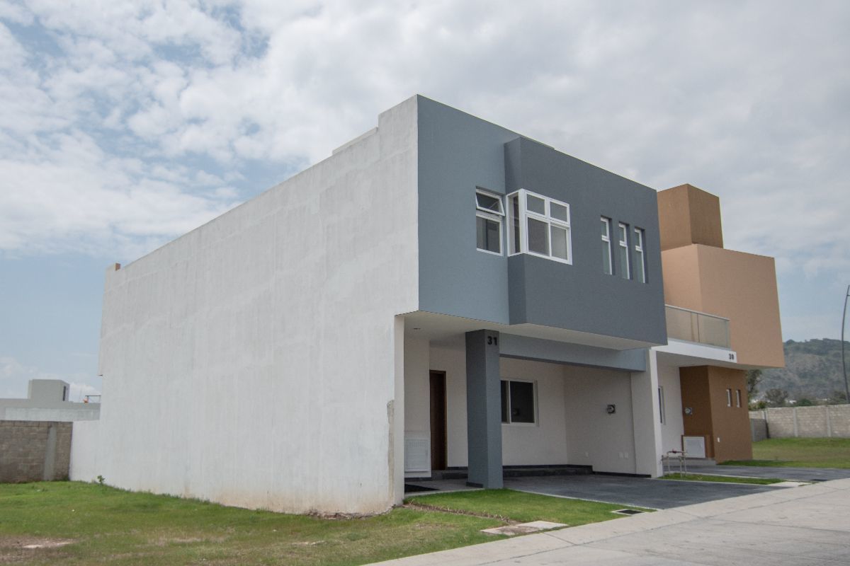 46 de 48: fachada lateral de casa 