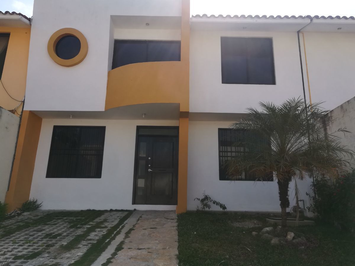 1 de 12: Fachada