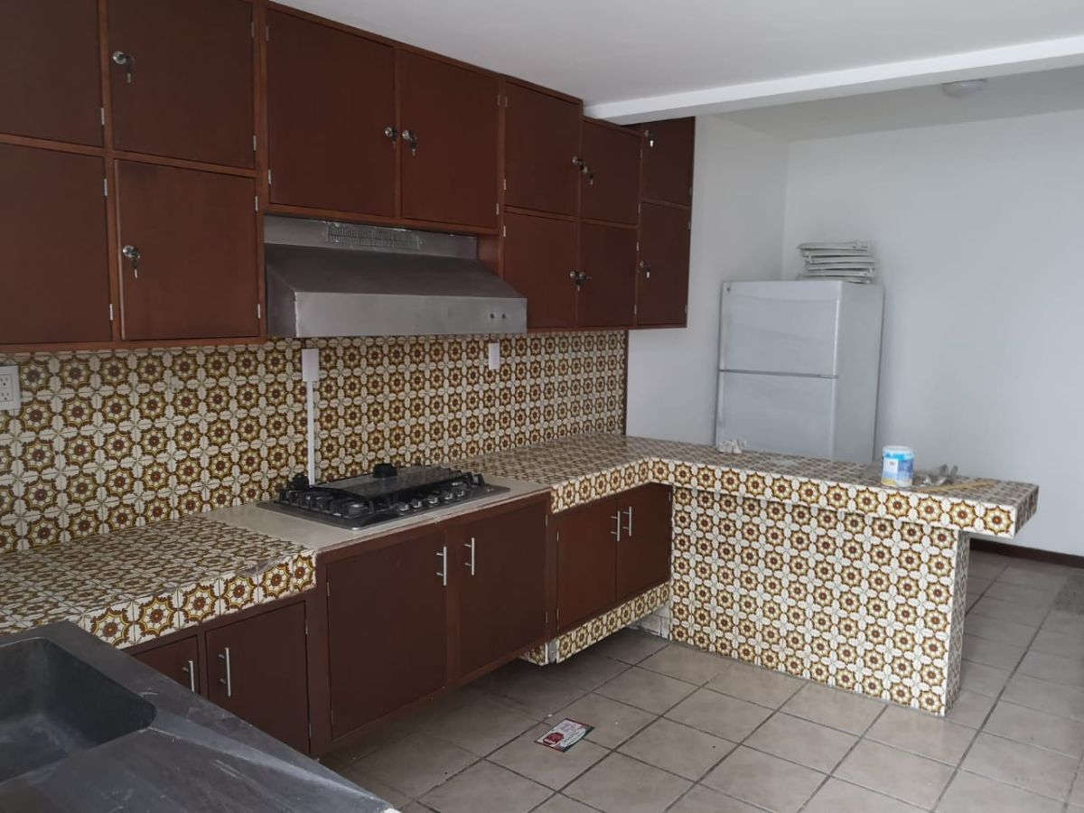 8 of 8: Cocina equipada Compartida 