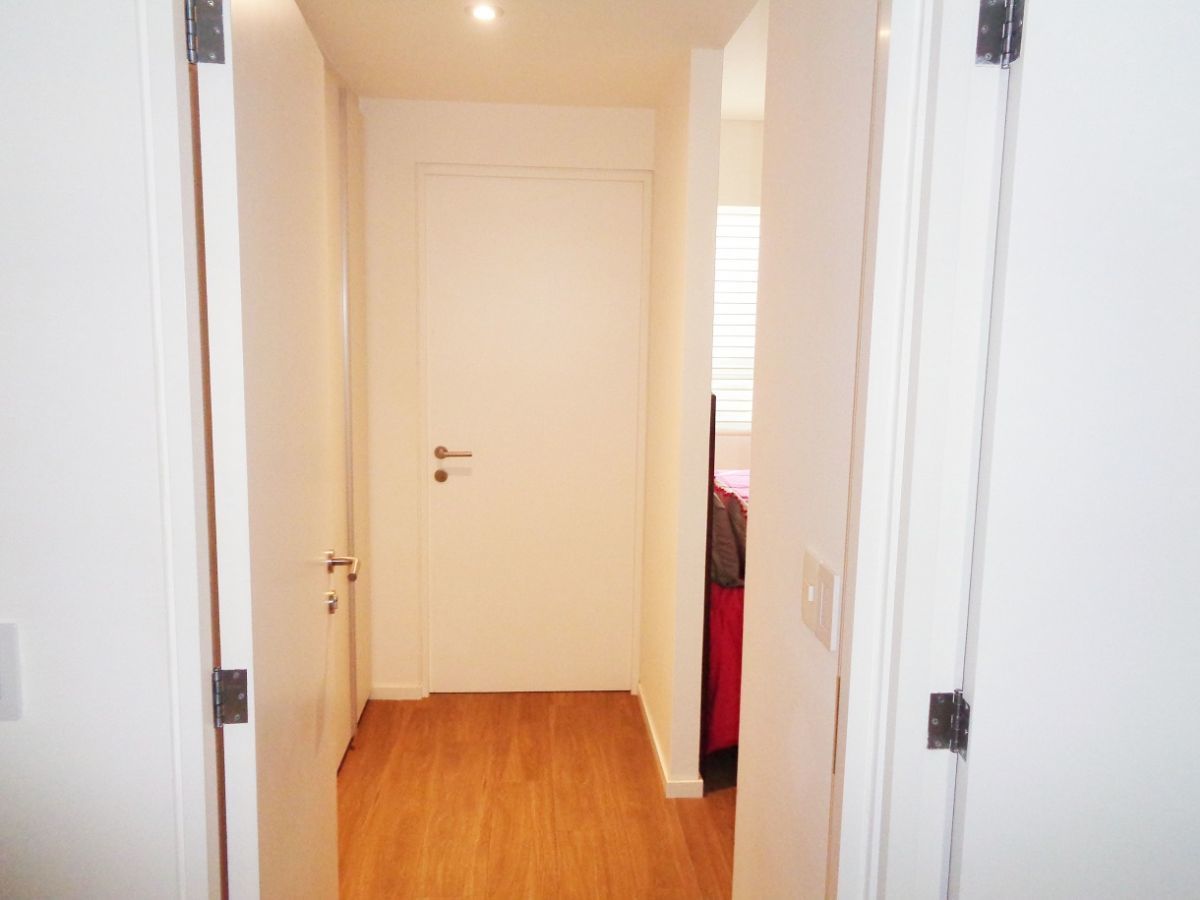 5 de 18: hall