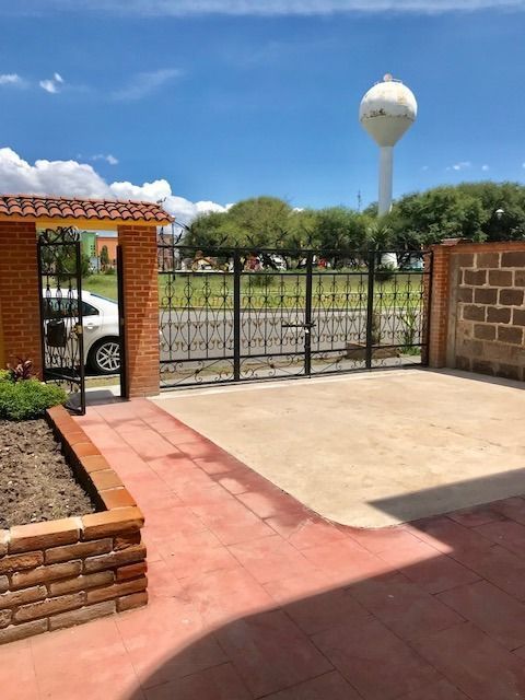 CASA SOFI EN VENTA EN FRACC. LAS FUENTES EN EZEQUIEL MONTES, QUERETARO |  EasyBroker