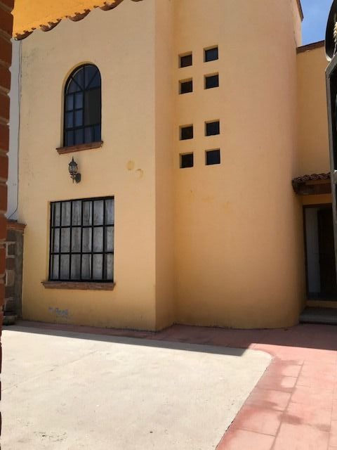 CASA SOFI EN VENTA EN FRACC. LAS FUENTES EN EZEQUIEL MONTES, QUERETARO |  EasyBroker