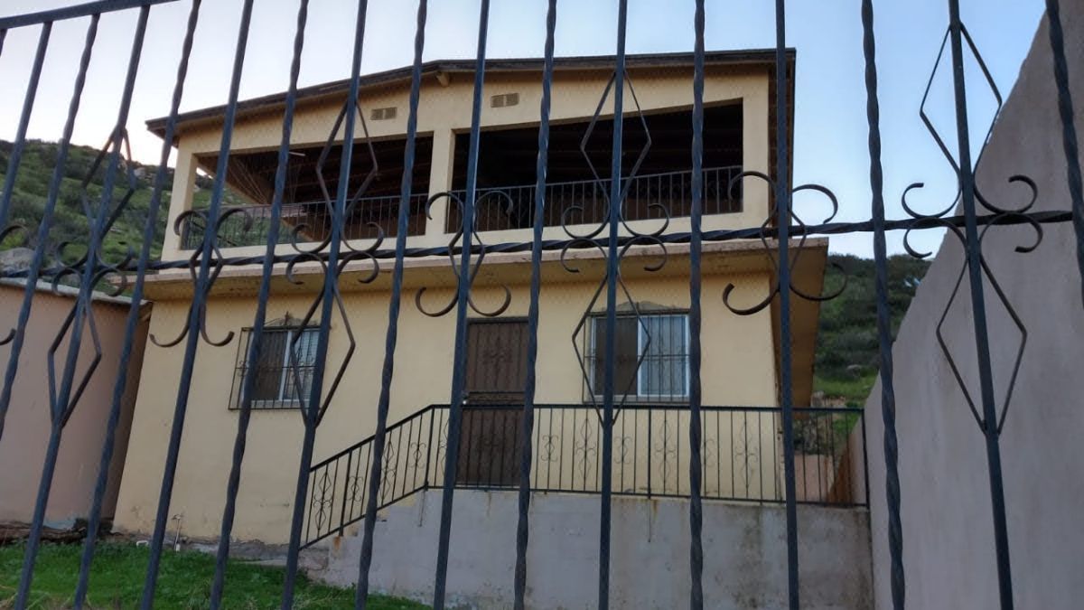 Casa Muy Amplia -Cerca de la Presa, Col. Flores Magón, en Ensenada, B.C., México