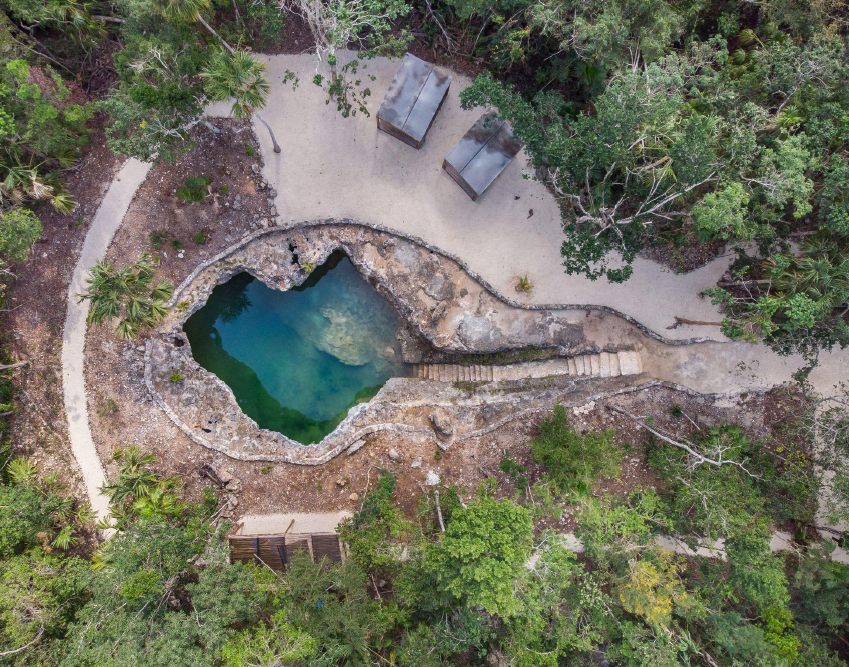 3 de 21: Cenote, vista aérea