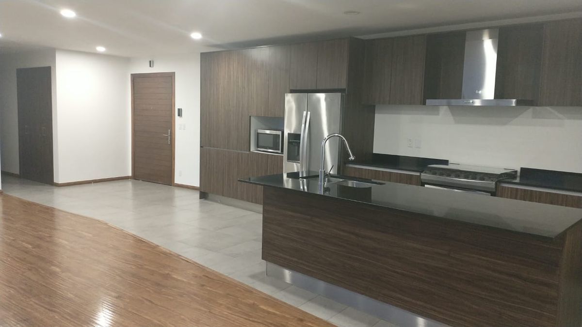 10 of 21: Cocina equipada 