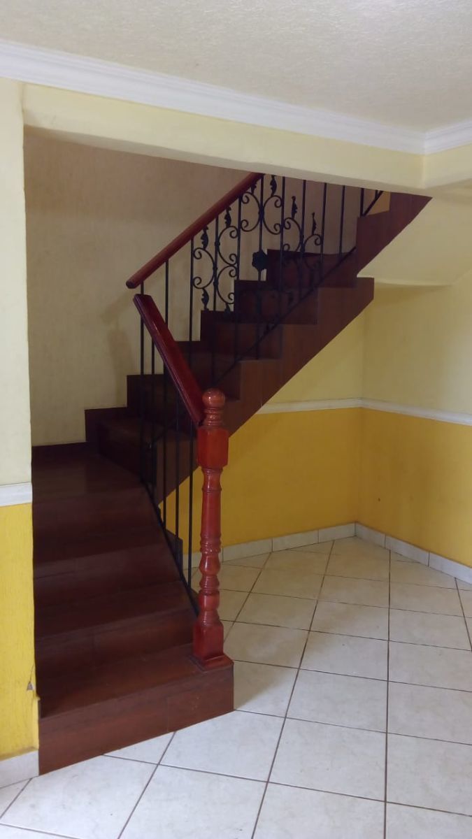 4 de 8: Escaleras