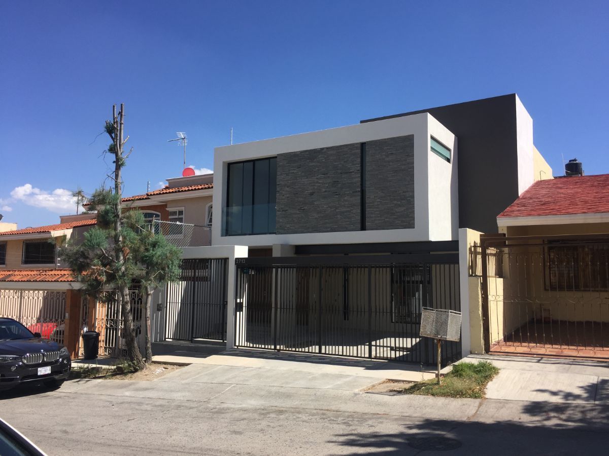 CASA NUEVA EN VENTA EN BUGAMBILIAS, ZAPOPAN JAL. | EasyBroker